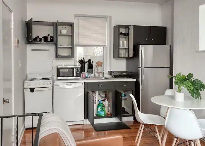 Spacious 10 Min Walk To Cmu Apartment *