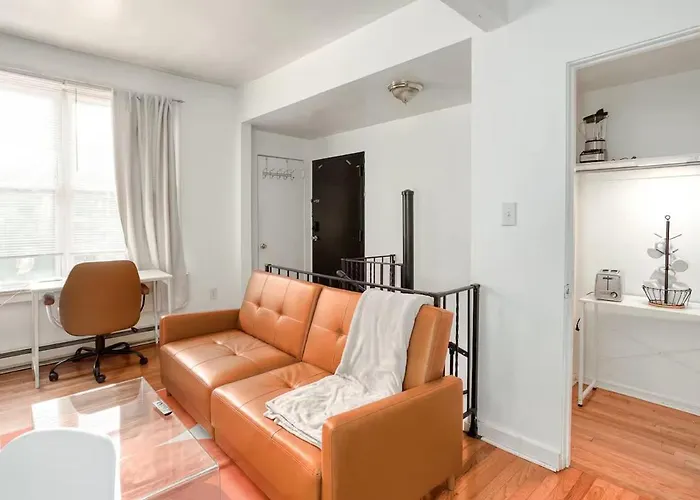Spacious 10 Min Walk To Cmu Apartment *